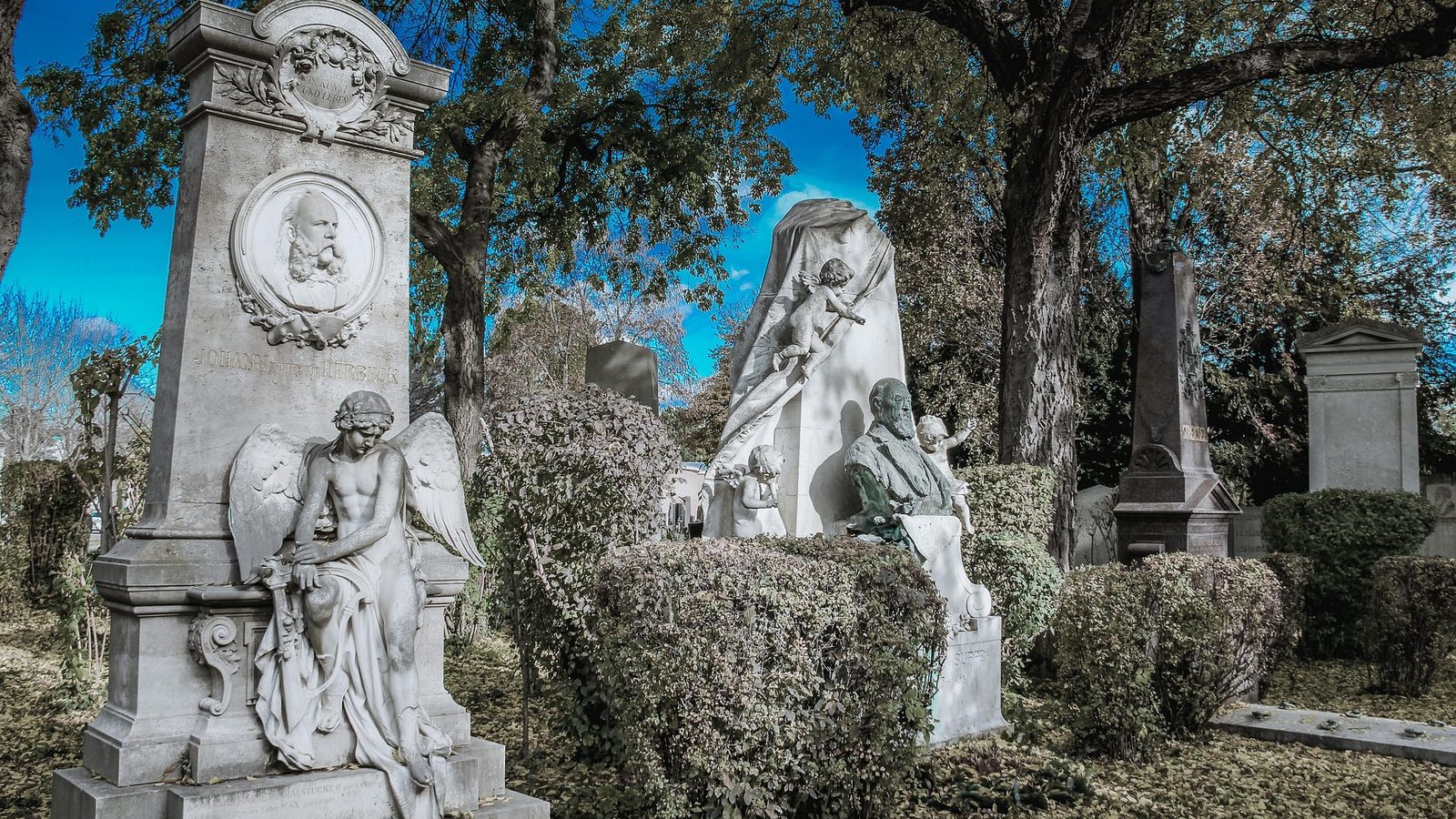 Monumentale graven vertellen verhalen.